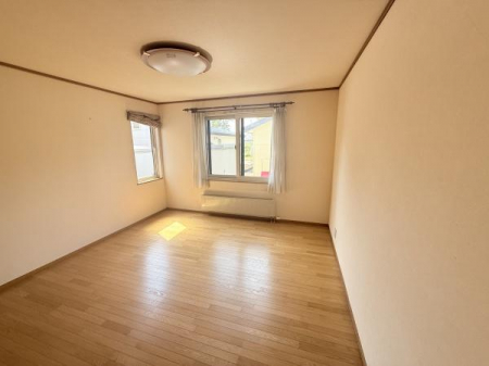 �m���@-