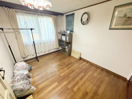 �m���@-